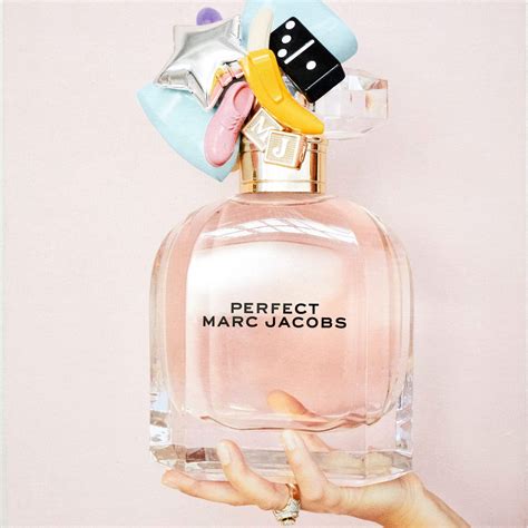 Marc Jacobs daisy vs perfect